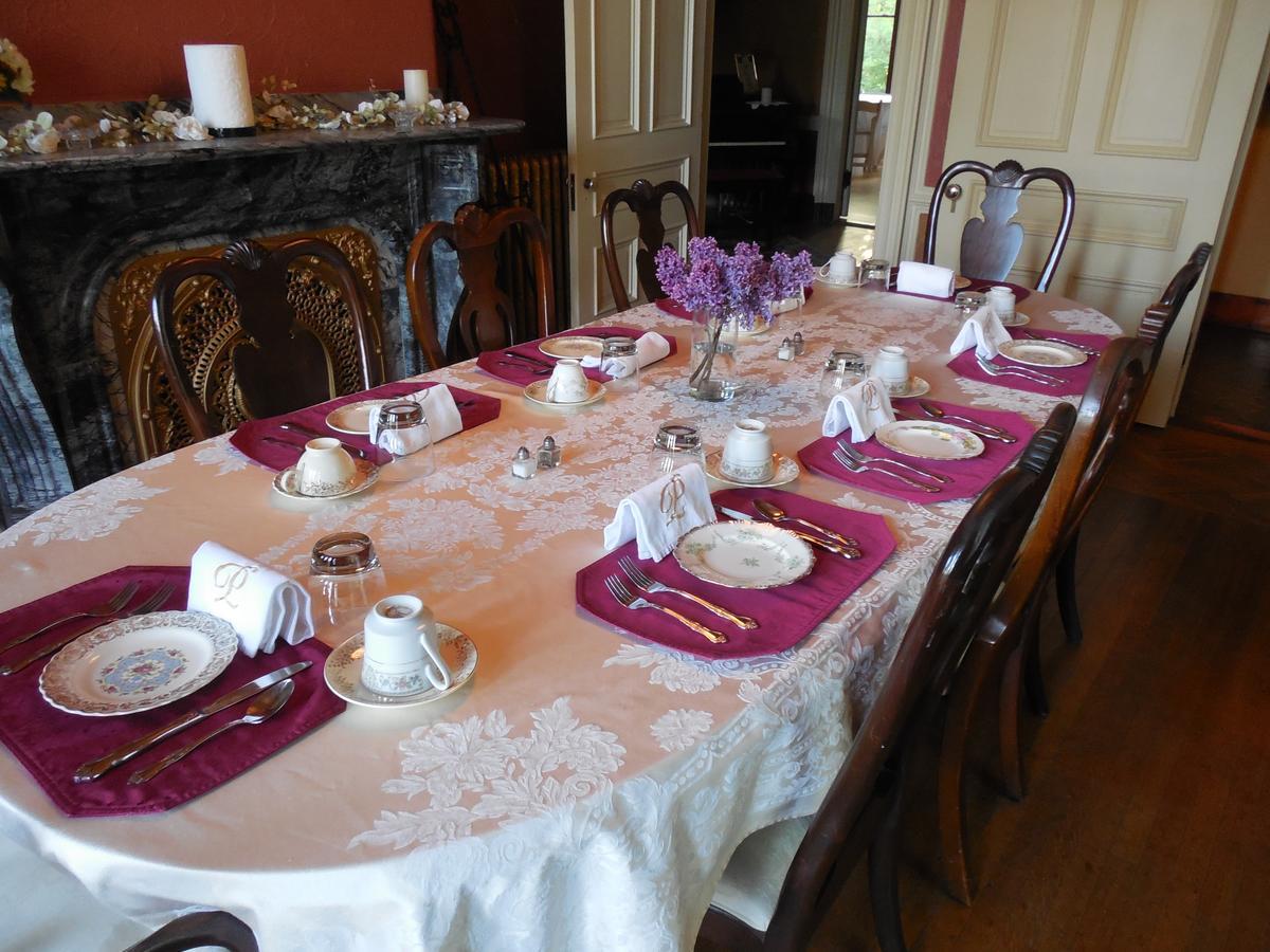 Proctor Mansion Inn Рентъм Екстериор снимка