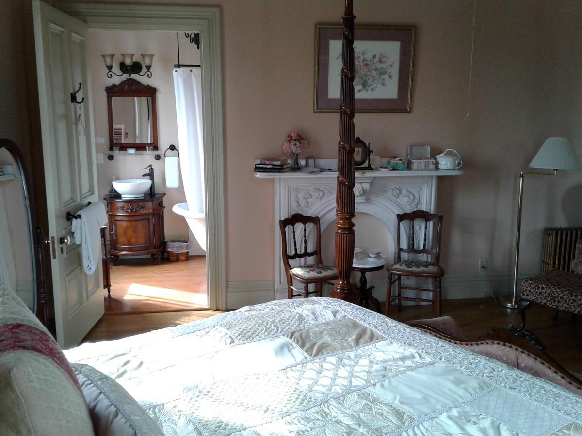 Proctor Mansion Inn Рентъм Екстериор снимка