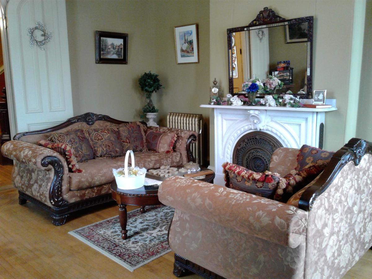 Proctor Mansion Inn Рентъм Екстериор снимка