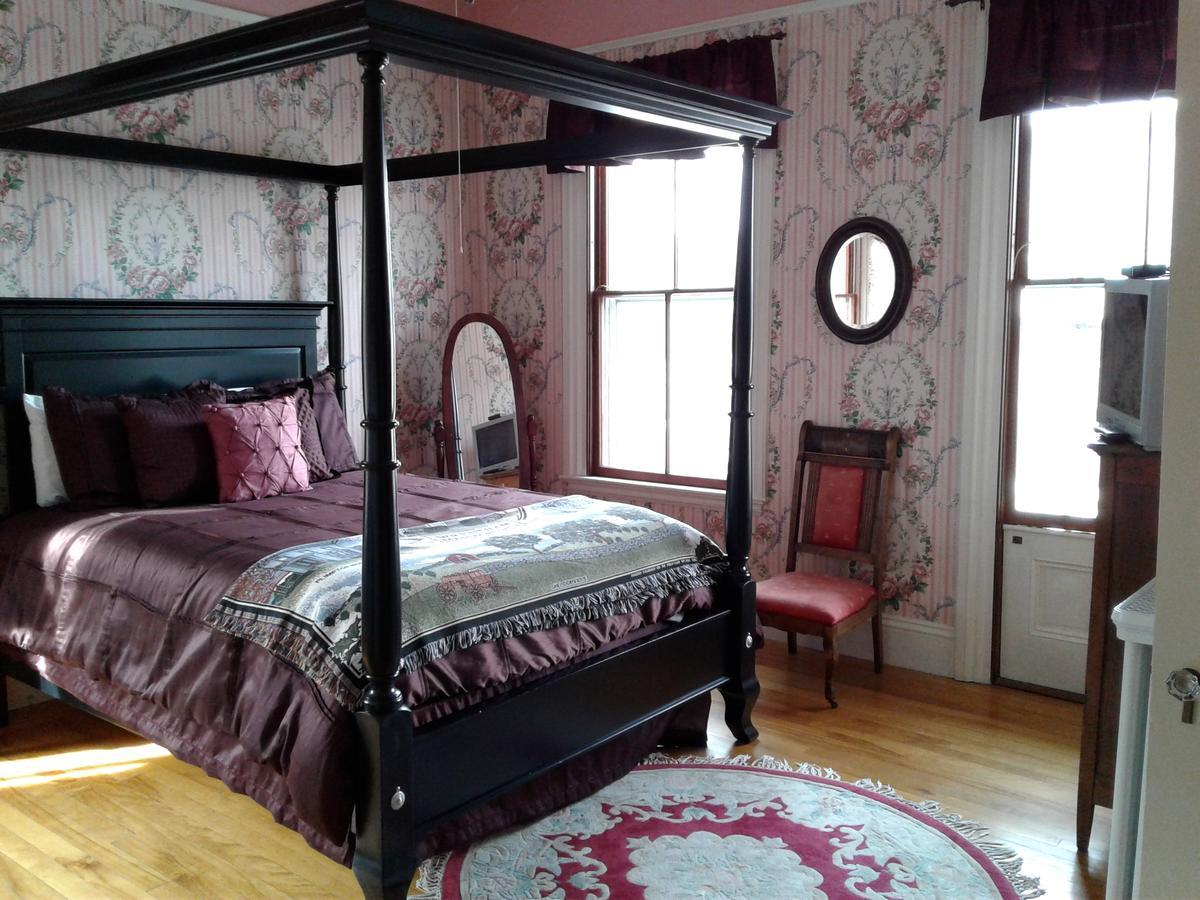 Proctor Mansion Inn Рентъм Екстериор снимка