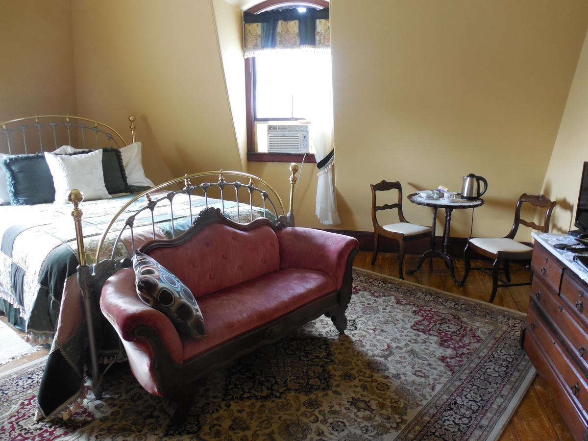 Proctor Mansion Inn Рентъм Екстериор снимка